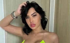 ¿Caridad o Marketing? El Fenómeno Anadel Castillo y la «Navidad Vallenata» enlas Calles