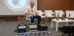 Emilio Oviedo, el acordeonero que sigue ‘comandando’ la escena musical e impulsando nuevos talentos