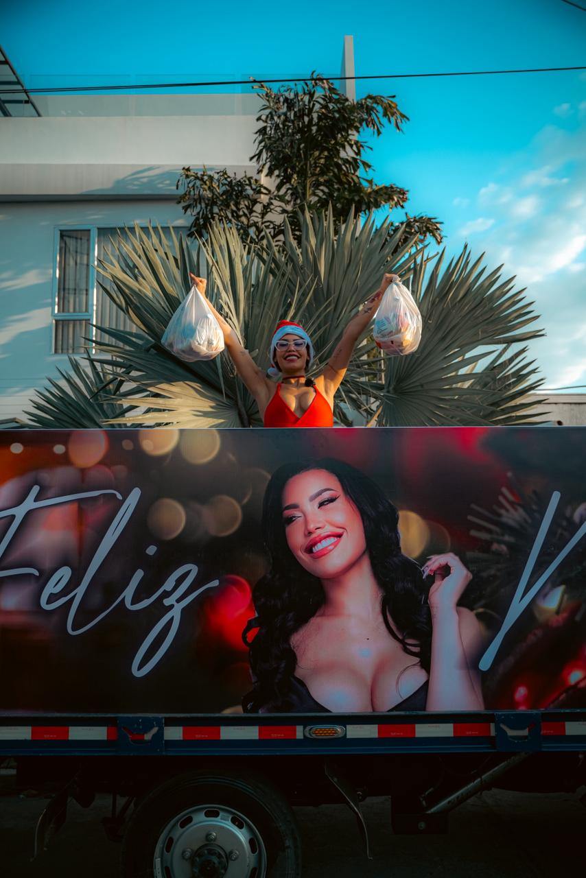 Ana del Castillo se vistió de ‘Mamá Noel’ y regaló aguinaldos y mercados a poblaciones vulnerables de Valledupar 