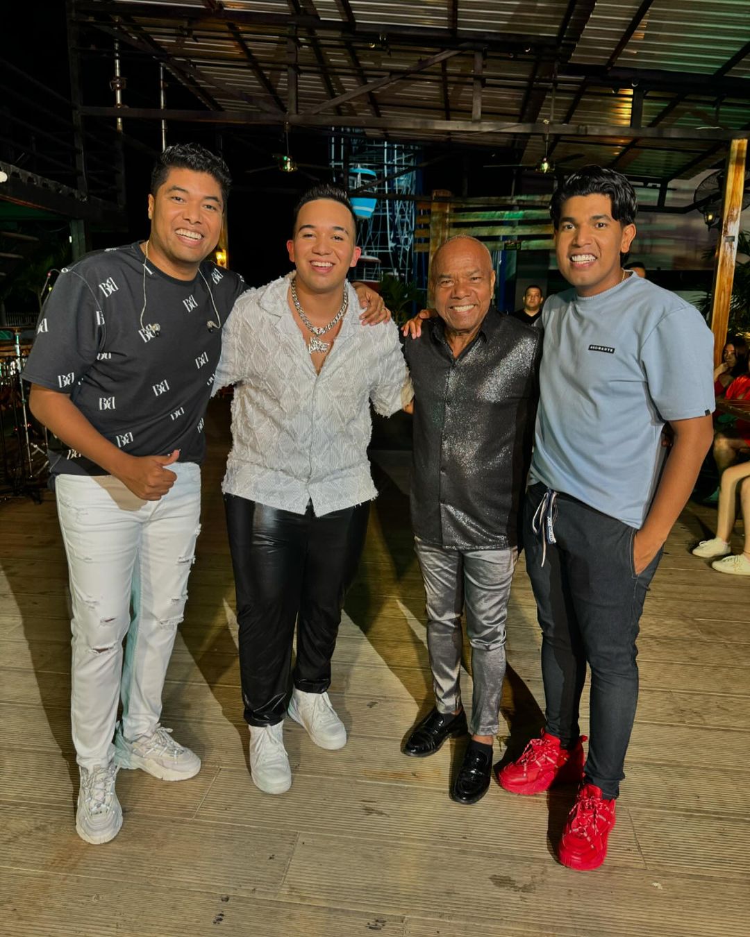 Miguel Morales celebra su cumpleaños con el lanzamiento del EP ‘Tu voz es leyenda, papá’, junto a sus hijos Kanner y Keyner
