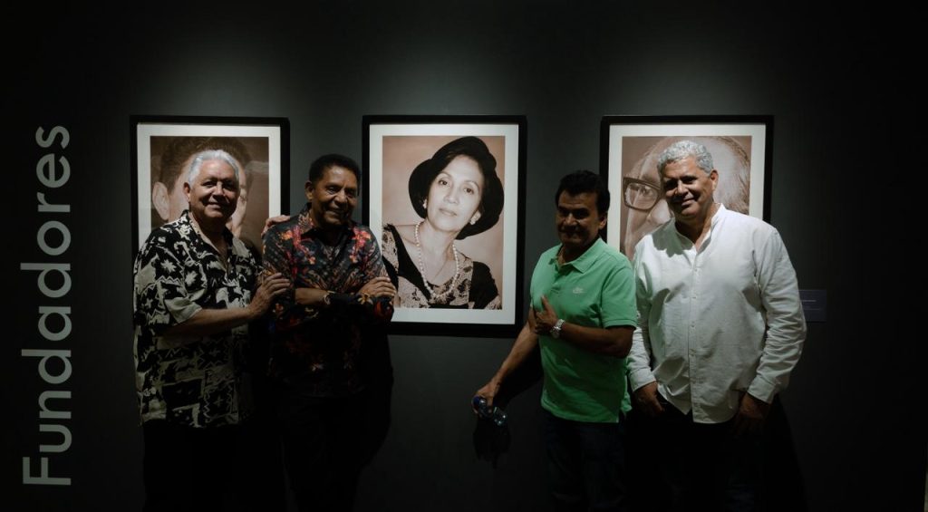 Reyes vallenatos junto a Israel Romero en el Museo Salón de Reyes
