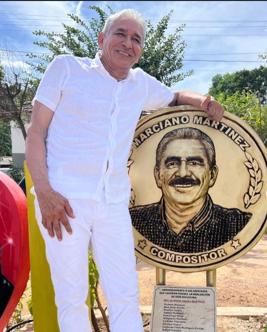 Amigos y familiares erigieron un monumento en honor a Marciano Martínez en La Junta: así es la moneda conmemorativa al compositor