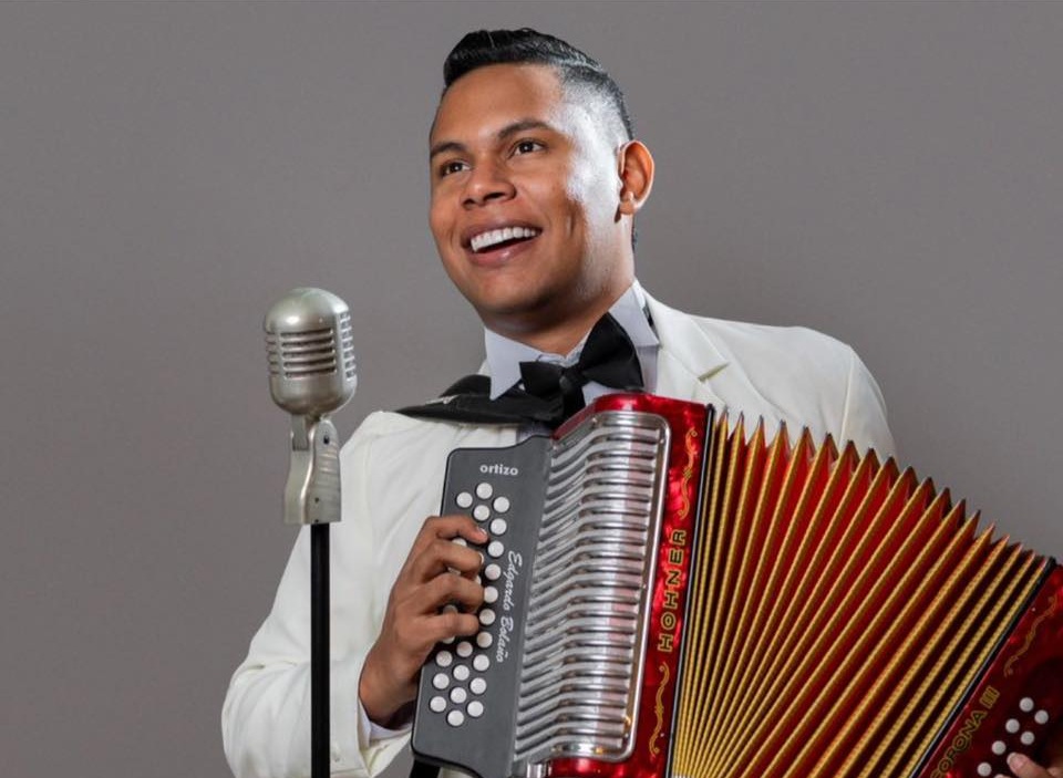 Edgardo Bolaño, aspirante a la corona de Rey Vallenato 2026 en el Festival Vallenato. FOTO: CORTESÍA.