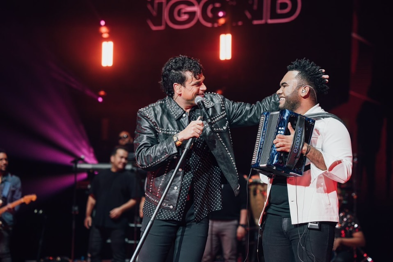 Morocho acordeonero de Silvestre Dangond en concierto