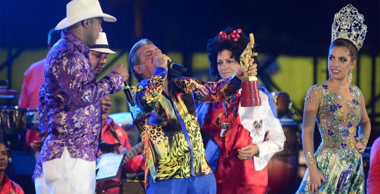 Diomedes Díaz en tarima en Barranquilla