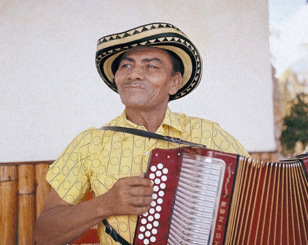 Juancho Polo Valencia acordeonero fuera de concurso en el Festival de la Leyenda Vallenata