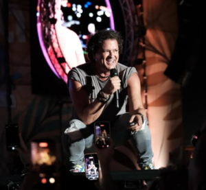 Carlos Vives lleva el vallenato a Aruba y defiende sus raíces con ‘La gota fría’