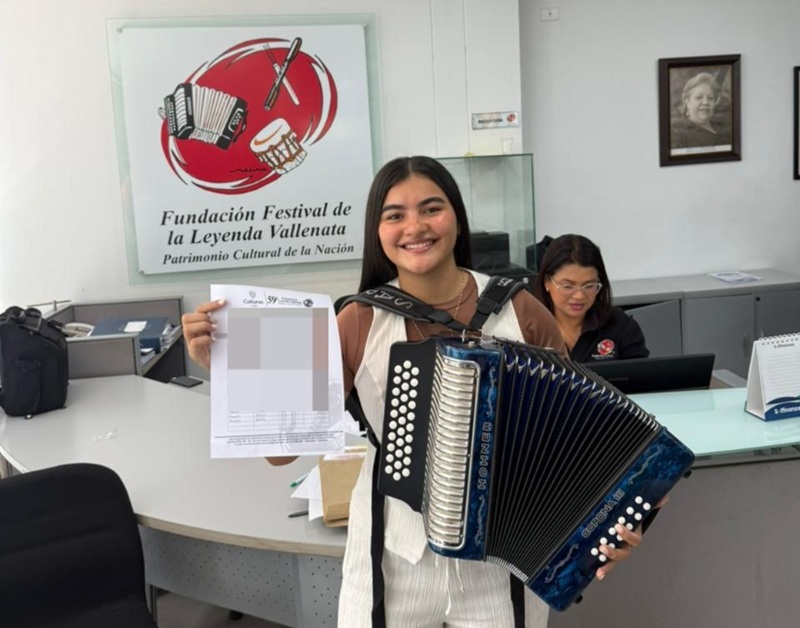 Sara Valentina Rhenals, acordeonera aspirante a la corona de Reina Mayor del Festival Vallenato 2026. FOTO: CORTESÍA PRENSA SARA RHENALS.