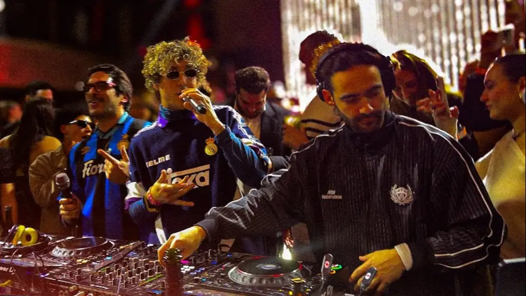 Rawayana y Fonseca comparten escenario en Bogotá durante una presentación histórica en el Movistar Arena. Imagen creada por Vallenatísimo.