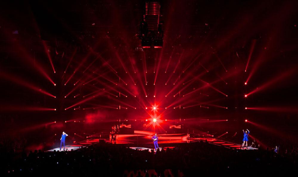 Maroon 5 es una banda musical de pop rock​ estadounidense originaria de Los Ángeles, California.