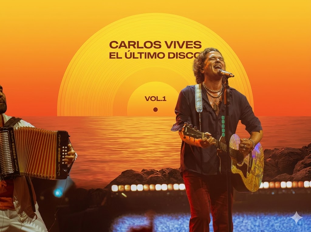 "El Último Disco Vol. 1" de Carlos Vives, fusionada con una foto en vivo de Carlos cantando con su guitarra de mosaico y un acordeonero, sobre un fondo de atardecer y mar con la tipografía oficial del disco.