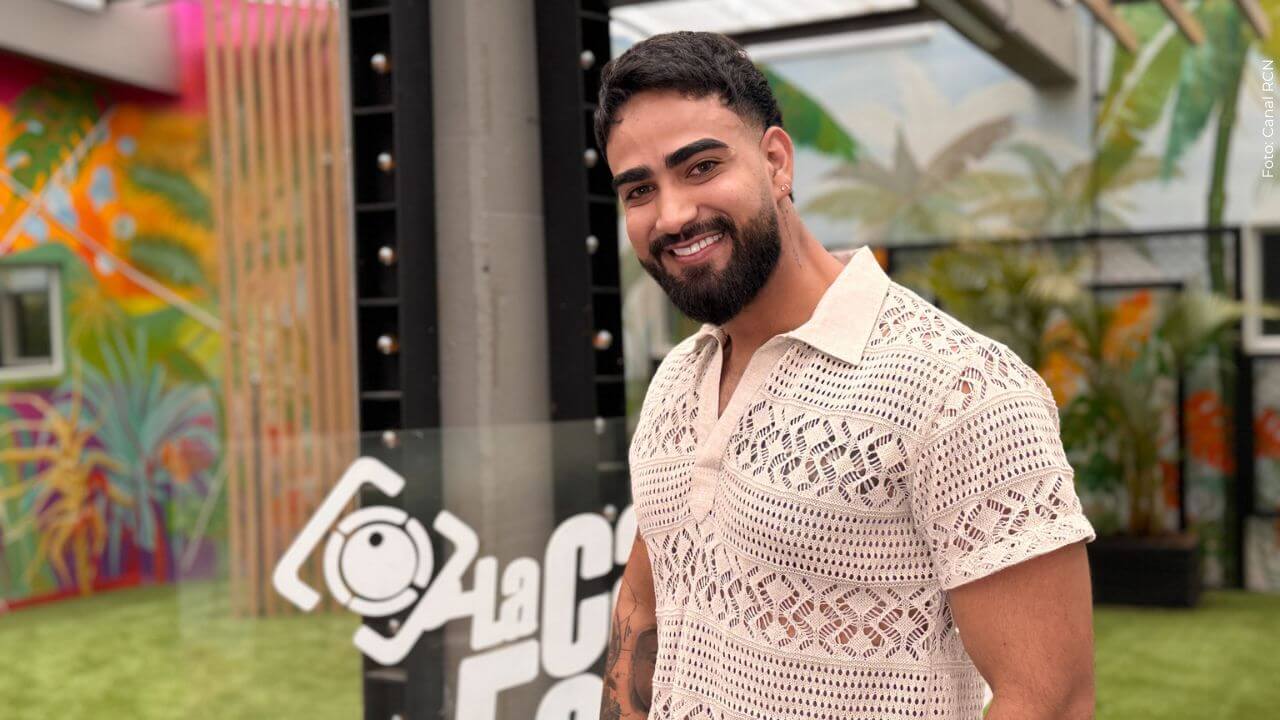 Eidevin López no participará en la gira de medios de Canal RCN tras su expulsión de La casa de los famosos 2026, una decisión que forma parte de la dinámica del reality.