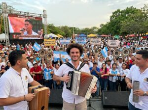 Un sueño sin fronteras: El argentino que busca la corona de Rey Aficionado en Valledupar