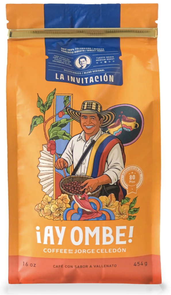 Empaque de café "La Invitación" de la marca Ay Ombe Coffee by Jorge Celedón, destacando la ilustración del artista con un acordeón y elementos del folclor.